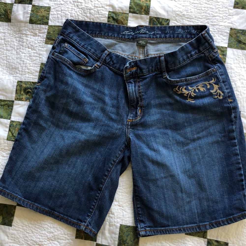 Eddie Bauer shorts with pretty embroidery pattern